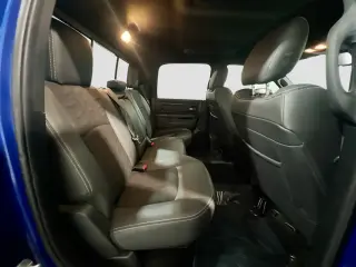 Ram 1500 2017 4x4 Rebel 4p Camioneta Cabina Cuadrada 5.5 pies ST
