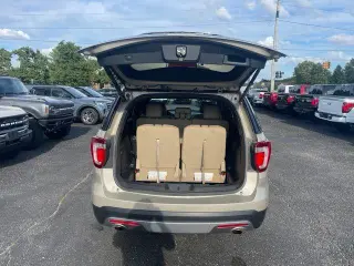Ford Explorer 2017 XLT 4dr SUV AWD
