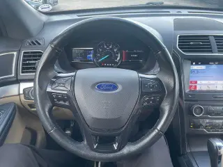 Ford Explorer 2017 XLT 4dr SUV AWD