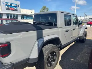 Jeep Gladiator 2021 4x4 Mojave 4p. Cabina de Tripulante 5.0 pies. SB