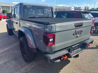 Jeep Gladiator 2021 4x4 Mojave 4p. Cabina de Tripulante 5.0 pies. SB