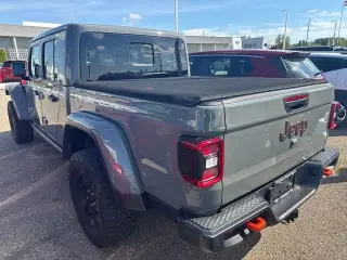 Jeep Gladiator 2021 4x4 Mojave 4p. Cabina de Tripulante 5.0 pies. SB