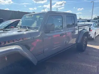 Jeep Gladiator 2021 4x4 Mojave 4p. Cabina de Tripulante 5.0 pies. SB
