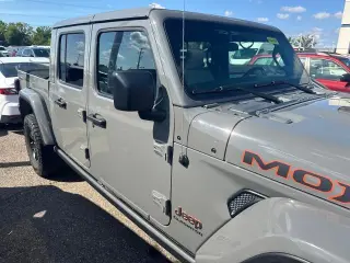 Jeep Gladiator 2021 4x4 Mojave 4p. Cabina de Tripulante 5.0 pies. SB