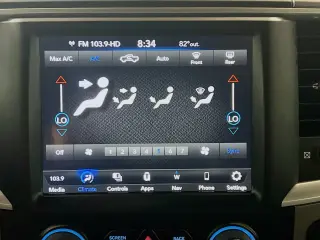 Ram 1500 Classic 2021 4x4 Warlock 4p Cab Camioneta 5.5 pies SB