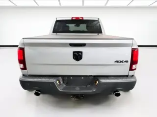 Ram 1500 Classic 2021 4x4 Warlock 4p Cab Camioneta 5.5 pies SB