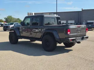 Jeep Gladiator 2021 4x4 Sport 4p Cabillara Tripa 5.0 ft. CA