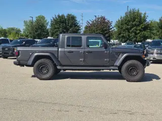 Jeep Gladiator 2021 4x4 Sport 4p Cabillara Tripa 5.0 ft. CA