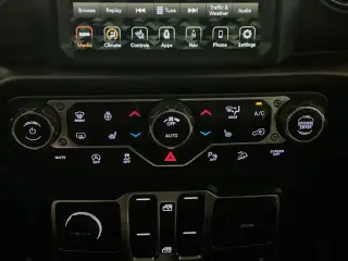 Jeep Wrangler Unlimited 2021 4x4 Sahara 4dr SUV