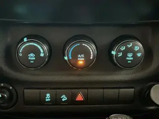 Jeep Wrangler 2017 4x4 Willys Wheeler SUV 2p