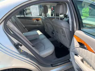 Clase E 2007 Mercedes-Benz E550 4MATIC