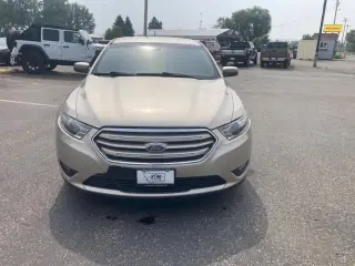 Ford Taurus SEL 2017
