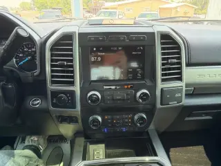Ford F-250 SD LARIAT 2019