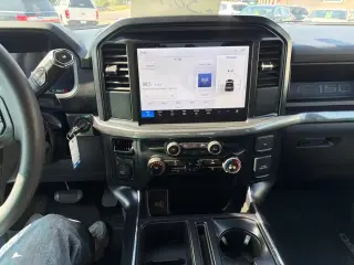 Ford F-150 STX 2025