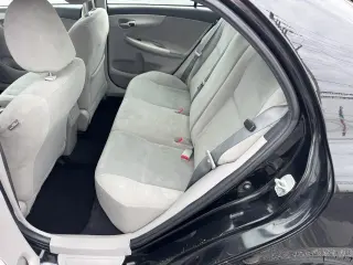 2011 Toyota Corolla 4dr Sdn Auto LE (Natl)