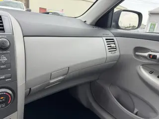 2011 Toyota Corolla 4dr Sdn Auto LE (Natl)