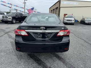 2011 Toyota Corolla 4dr Sdn Auto LE (Natl)