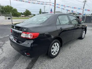 2011 Toyota Corolla 4dr Sdn Auto LE (Natl)