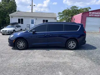 2020 Chrysler Voyager LXI FWD