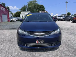 2020 Chrysler Voyager LXI FWD