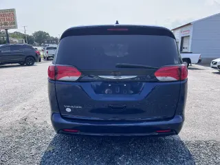 2020 Chrysler Voyager LXI FWD