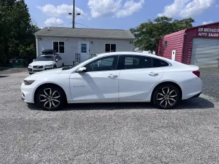2017 Chevrolet Malibu 4dr Sdn LT w/1LT