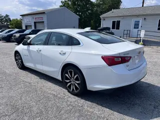 2017 Chevrolet Malibu 4dr Sdn LT w/1LT