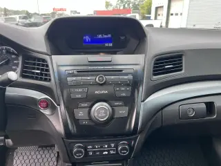 2015 Acura ILX 4dr Sdn 2.0L