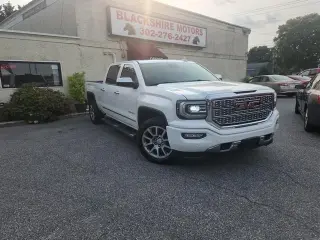 2017 GMC Sierra 1500 4WD Crew Cab 153.0" Denali