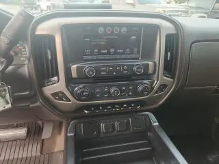 2017 GMC Sierra 1500 4WD Crew Cab 153.0" Denali