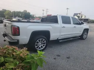 2017 GMC Sierra 1500 4WD Crew Cab 153.0" Denali