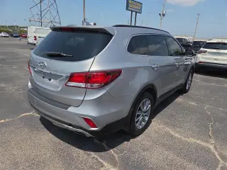2017 Hyundai Santa Fe SE 3.3L Auto