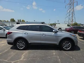 2017 Hyundai Santa Fe SE 3.3L Auto