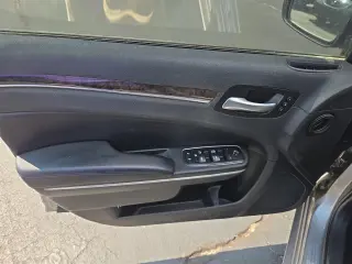 2014 Chrysler 300 4dr Sdn 300C RWD
