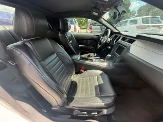 2013 Ford Mustang COUPE