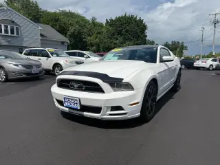 2013 Ford Mustang COUPE