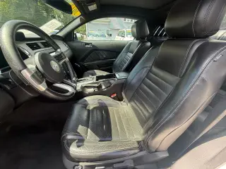 2013 Ford Mustang COUPE