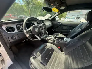 2013 Ford Mustang COUPE
