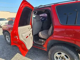 2004 Chevrolet Tahoe BASE