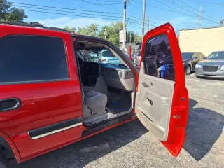 2004 Chevrolet Tahoe BASE