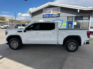 2023 GMC Sierra 1500 4WD Crew Cab 147" AT4