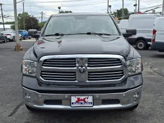 2017 RAM 1500 SLT Crew Cab SWB 4WD