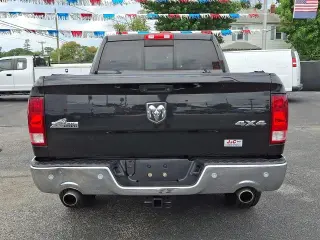 2017 RAM 1500 SLT Crew Cab SWB 4WD