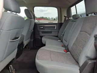 2017 RAM 1500 SLT Crew Cab SWB 4WD
