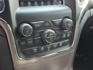 2020 Jeep Grand Cherokee Laredo 4WD