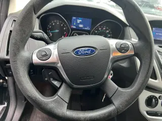 2014 Ford Focus 4dr Sdn SE