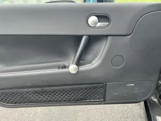 2001 Audi TT 2dr Cpe Quattro 5-Spd w/ESP