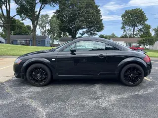 2001 Audi TT 2dr Cpe Quattro 5-Spd w/ESP