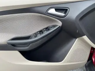 2014 Ford Focus 5dr HB SE