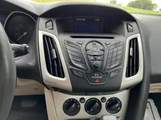 2014 Ford Focus 5dr HB SE